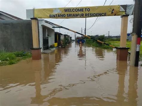 Hujan Seharian Banjir Rendam Beberapa Wilayah Di Kabupaten Bekasi