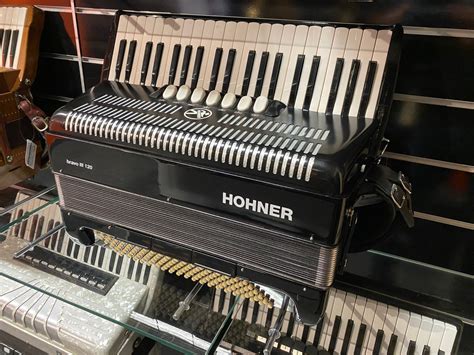 Hohner Bravo Iii 120 Bass Akkordeon Leicht Gebraucht Music Center Deggendorf