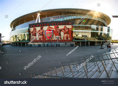 5 302 Emirate Stadium Images Stock Photos Vectors Shutterstock