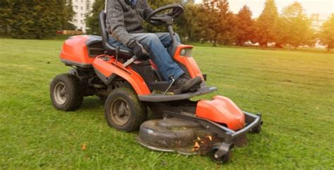 Les 4 meilleurs tracteurs tondeuses Stiga 2024 NON sponsorisé