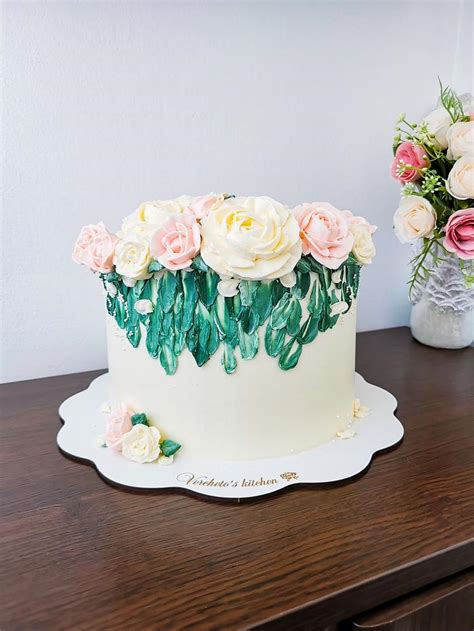 Stunnig Flower Cake Decorated Cake By Vyara Blagoeva Cakesdecor