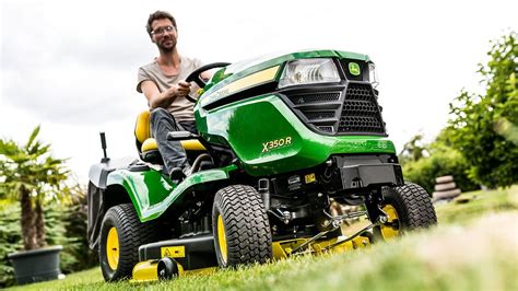 Série X300 Tondeuses autoportées et tracteurs de jardin John Deere