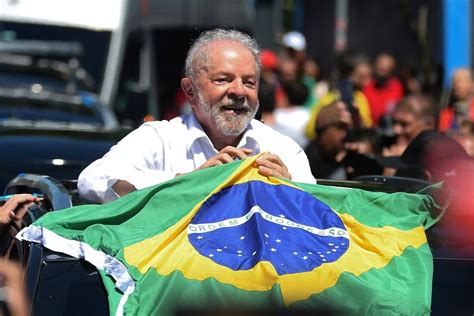 Lula uma vida que se confunde meio século de história do Brasil