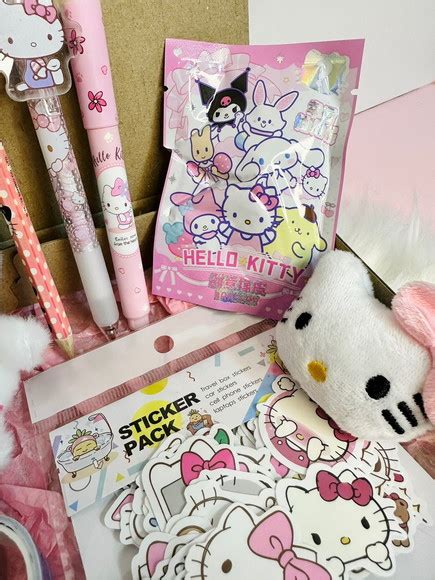 Kit Papelaria Hello Kitty Sanrio Box Temática Fofa Presente