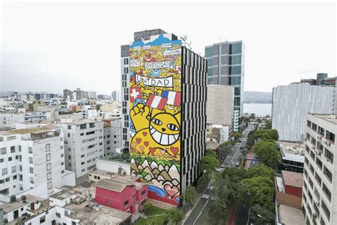 Murales Gigantes Se Exhiben En Paredes De Edificios Y Casas De