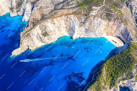 Vista Aérea De Drones Da Famosa Praia De Naufrágio Navagio Na Ilha De Zakynthos Grécia Grécia