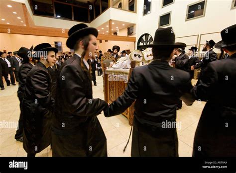 Dance Rebbe Judaism Torah Prayer Hi Res Stock Photography And Images