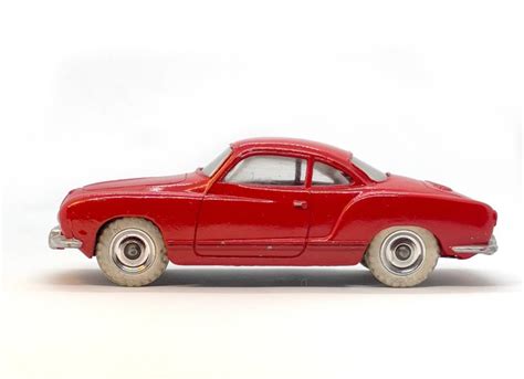 Dinky Toys Model Car Ref Volkswagen Karmann Ghia