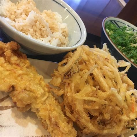 丸亀製麺の天丼が神コスパ 注文方法やおすすめトッピング、テイクアウト情報など Macaroni