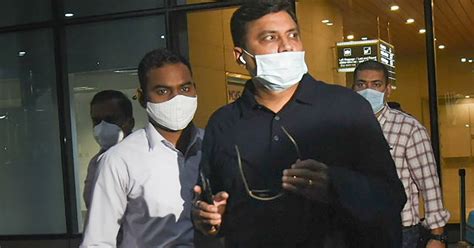 Drugs On Cruise Case Witness Prabhakar Sail Appears Before Ncb Vigilance Team