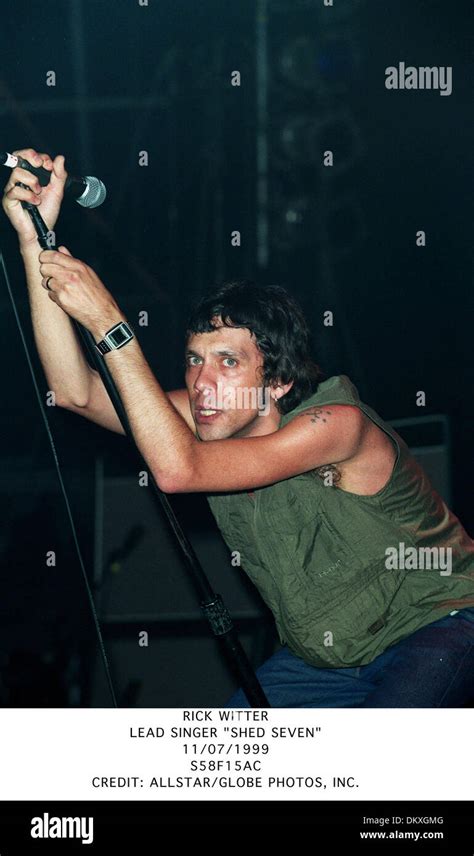 RICK WITTER LEAD SINGER SHED SEVEN 11 07 1999 S58F15AC Stock Photo