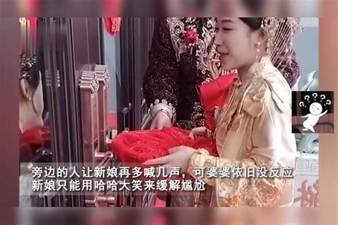 福建新媳妇嫁入豪门，婚礼当天婆婆竟堵门不撒手，新娘做法情商高婆婆豪门婚礼