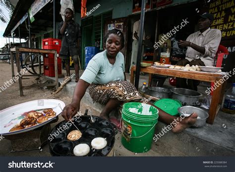 Lake Victoria Tanzania November 11 2008 Local Street Food Seller