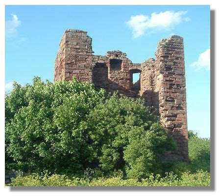 Scottish Castles Photo Library - Macduff's Castle, Fife