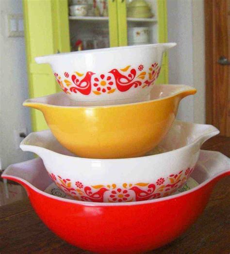 Vintage Pyrex Dishes & Mixing Bowls: Collectors & Just For Fun