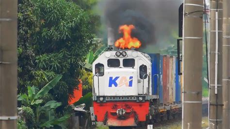 Hunting Di Stasiun Cakung Dapet Momen Kobong Momen Hunting Kereta