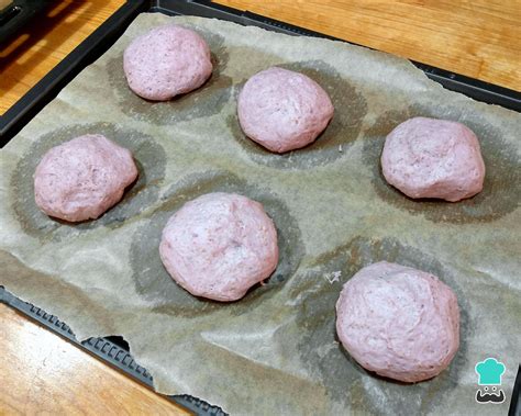 Pão de batata doce roxa fofinho fotos