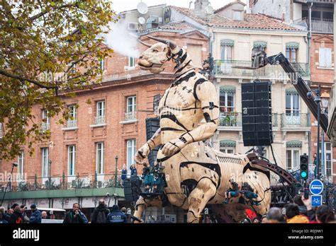 La Machine Giant Mechanical Machines Perform In A Huge Street