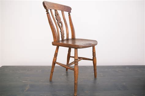 Vintage Wooden Chair - Out Of The Dust Rentals