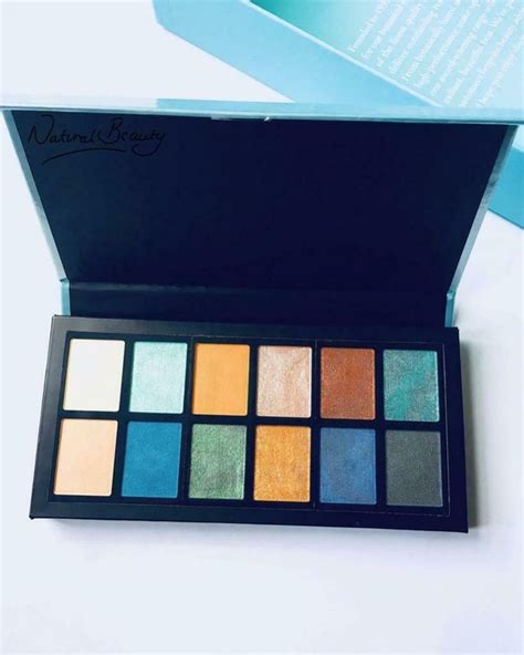 Makeup Revolution 32 Shade 16g Eyeshadow Palette Mermaids Forever For