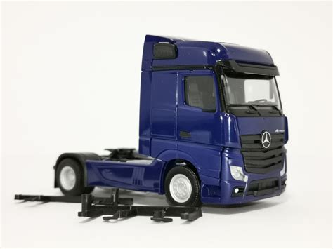 Streckermax 309189 Mb Actros Bigspace Zugmaschine Kobaltblau 002