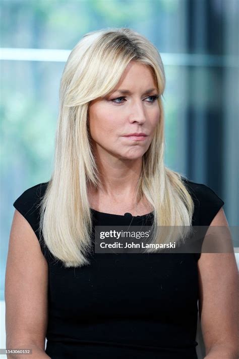 Fox Anchor Ainsley Earhardt Interviews Democratic Presidential News