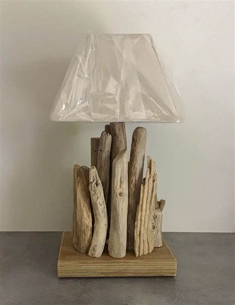 TUTO Comment fabriquer une lampe en bois flotté Idée déco bois