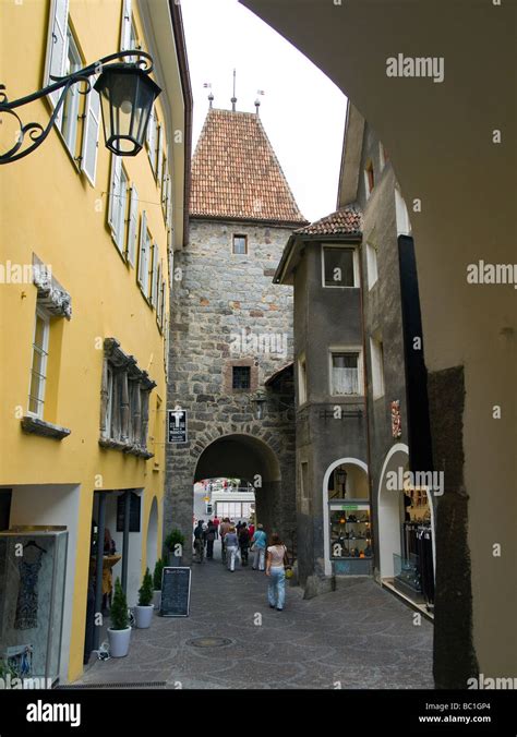 Porte Bolzano Banque De Photographies Et Dimages à Haute Résolution