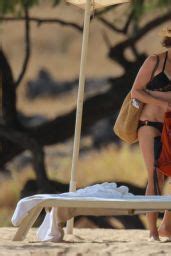 Julia Louis Dreyfus In Bikini In Hawaii CelebMafia