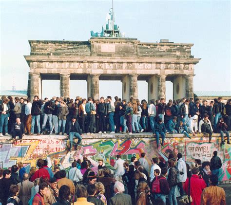 30 Years After The Fall Of The Berlin Wall Right Wing Extremism Is On