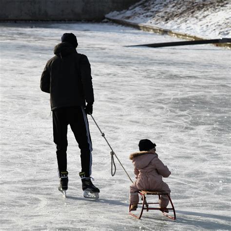 Ice Skating Kids Photos, Download The BEST Free Ice Skating Kids Stock ...