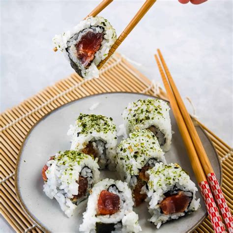 The Perfect Spicy Tuna Sushi Recipe Keeping It Relle