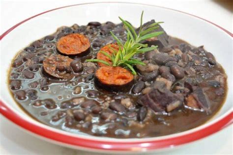 Fideuá con salchichas muy fácil receta de Javier Romero