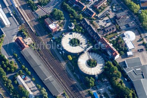 L Neburg Von Oben Rundes Doppeltes Parkdeck Auf Dem Geb Ude Des