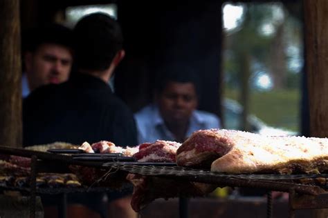 Câmara de Vereadores derruba lei que proibia fazer churrasco nas ruas