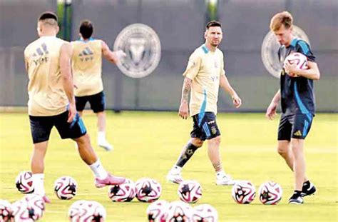 Argentina Enfrenta A Ecuador Con Messi De Titular El Diario Bolivia