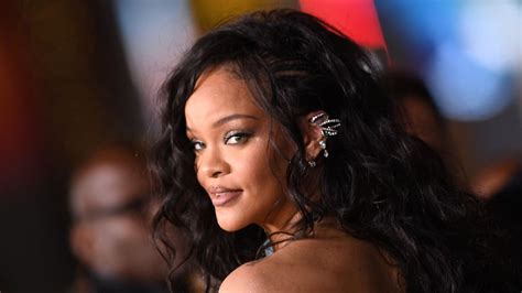 Rihanna regresa a la música con canción para Pantera Negra