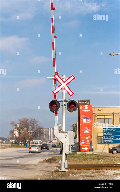 Railway crossing with lights hi-res stock photography and images - Alamy