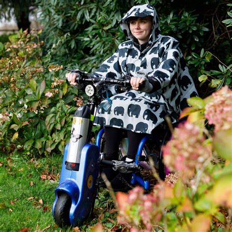 Adult Wheelchair Poncho Bundlebean