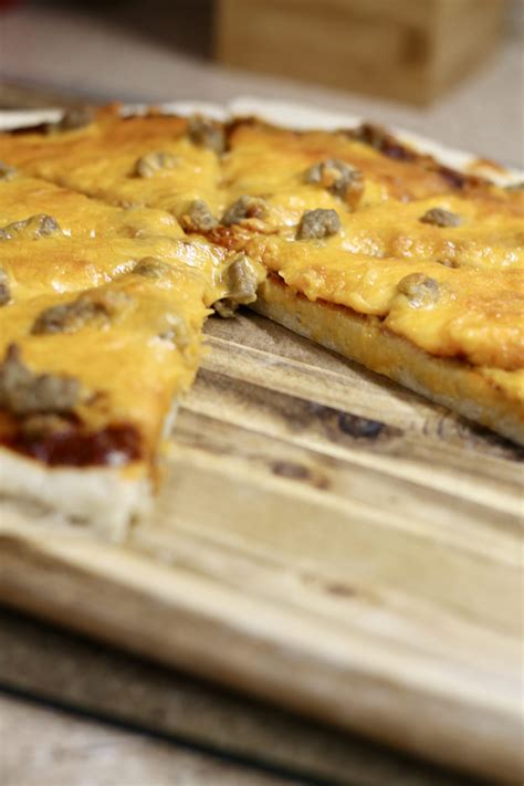 Easy Sourdough Discard Pizza Crust - Morgan's Farmhouse