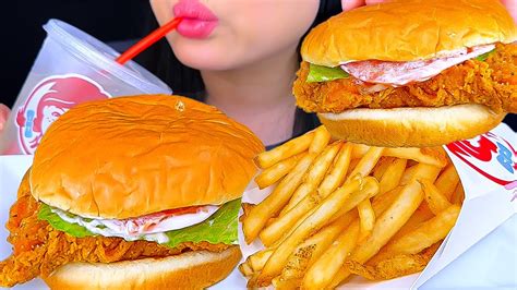 Asmr Wendy S Spicy Crispy Chicken Sandwich And Fries Eating Sounds