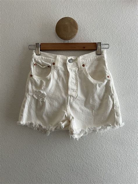 Levi S Premium Ribcage White Denim Shorts Size 24 Gem