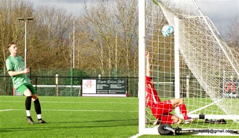 PHOTOS Hollands Blair V Welling Town SCEFL