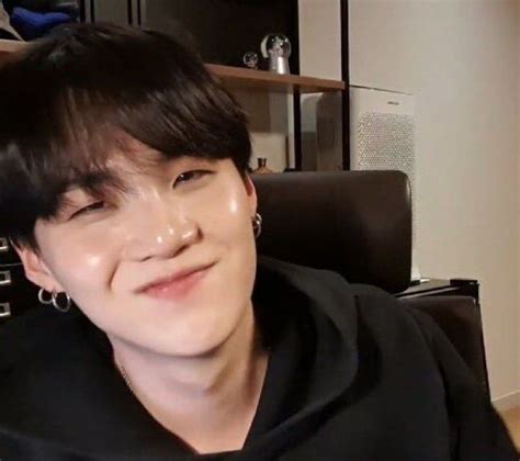 Pin By Lauren ·ᴗ· On Bts ღˇ ˇ♡ Yoongi Suga Bts