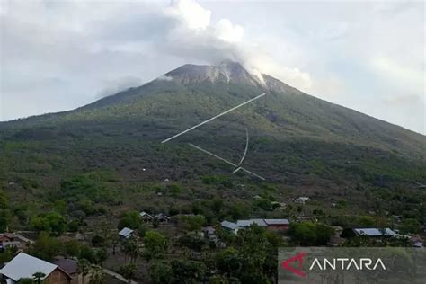 Warga Kaki Gunung Ile Lewotolok Dimbau Waspadai Ancaman Banjir Lahar