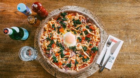 Low Carb Pizza Leckere Abnehm Rezepte Women S Health