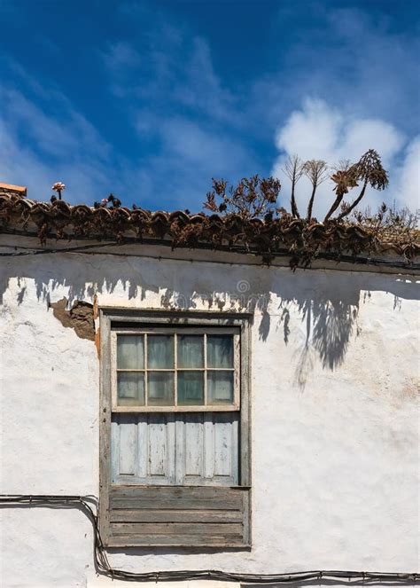 Casa Colonial Tradicional A Antiga Porta De Madeira Azul