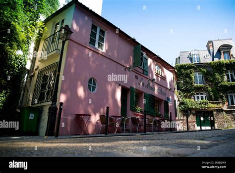 La Maison Rose, Paris France Stock Photo - Alamy