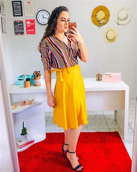 PRISCILA PORTELA no Instagram Vocês sabiam que o amarelo transmite