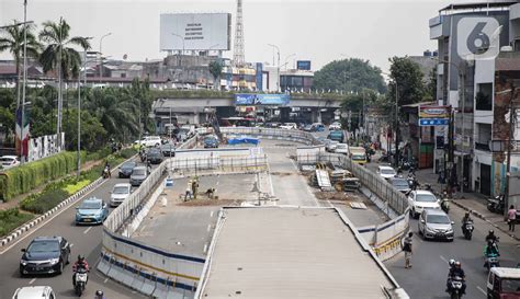 Foto Memantau Proyek Pembangunan Underpass Extension Senen Foto